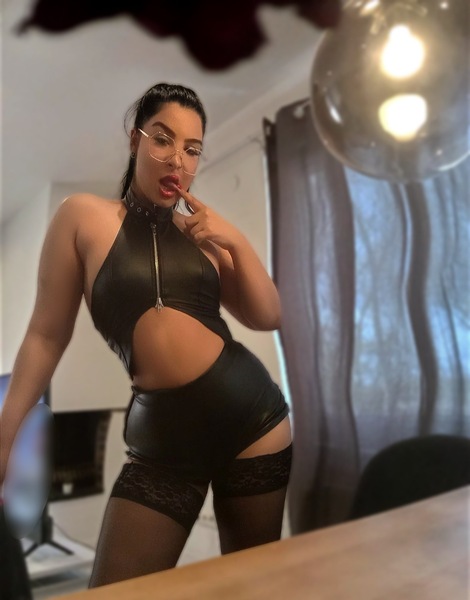 Foto von Domina Jasmin Noir
