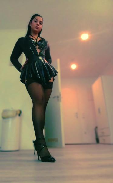 Foto von Domina Jasmin Noir