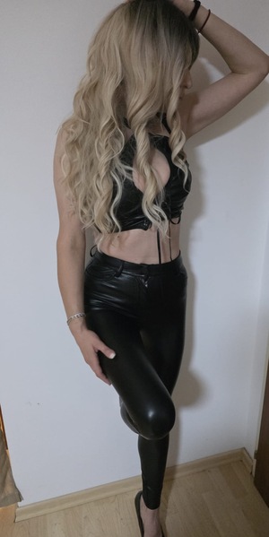 Foto von Emily  New party 24h