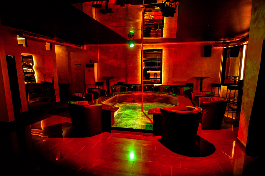 NO LIMIT LAUFHAUS / BAR, 0151-24125551, Regensburg, Auweg 44