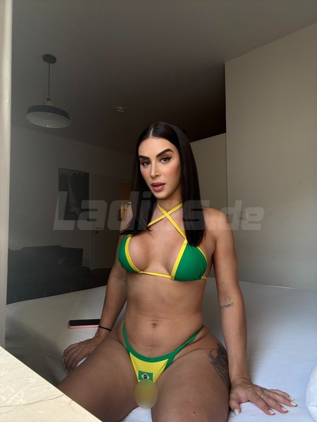 Foto von TS Elloah Guedes NUR WHATSAPP