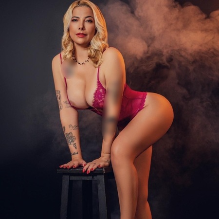 Melissa im Girls-Haus 19, Brilon