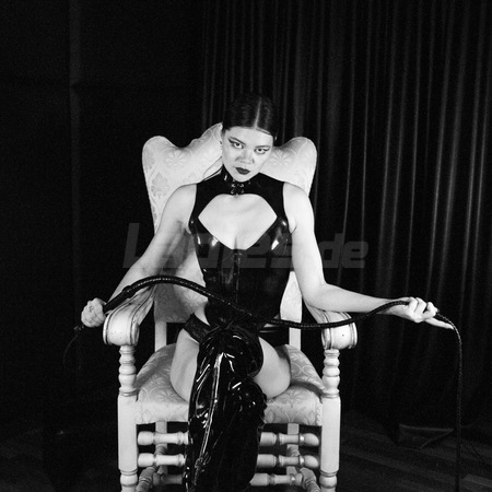 Mistress Cohbra, Berlin