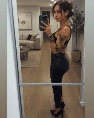 NEU-NUR FÜR KURZE ZEIT Skinny Girl 18+ Gizem, Stuttgart