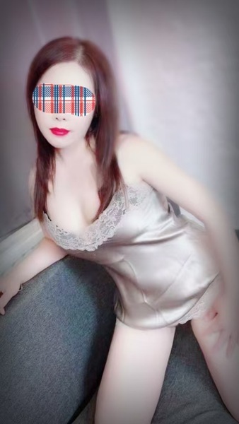 Neu- Zarte Asiatin - diskret & privat – Oberhausen photo 3
