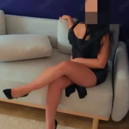 Ebru *GANZ NEU*, München