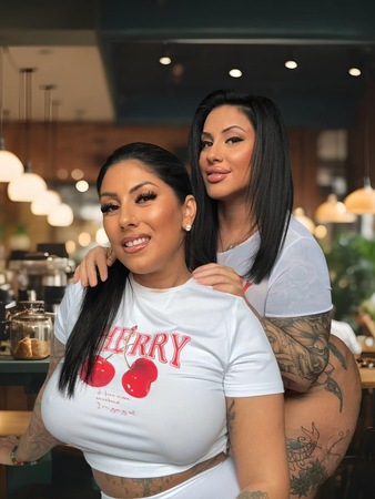 Heiße Emiliana & Camilla Duo, Siegen