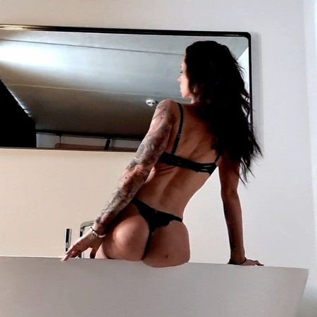 Monica bei Velvet-Massage, Frankfurt am Main