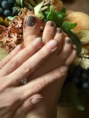 Mira Av nur WhatsApp Nur*, Nürnberg