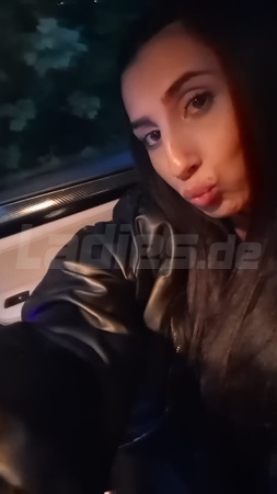 Antonia ESCORT Neu, Siegen