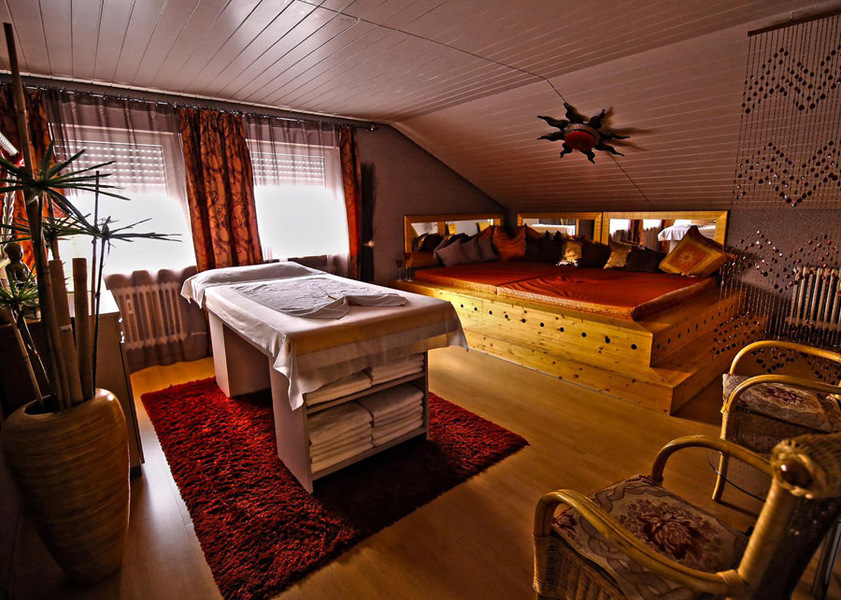 Foto von Vögelnest! Domina Erotikhaus!