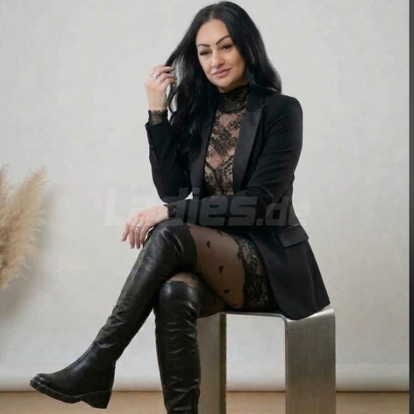 Lara – Charmant!!!