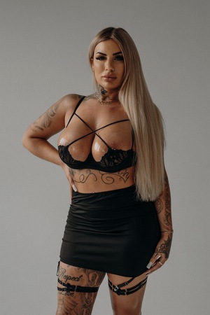 Aleyna - neue Nummer ! 24/7 Party Gäste willkommen., Stuttgart