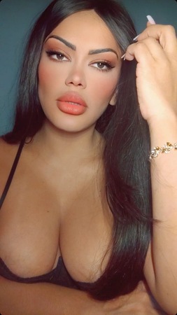 Mariana Cruzz 26 J 24 H, Kassel