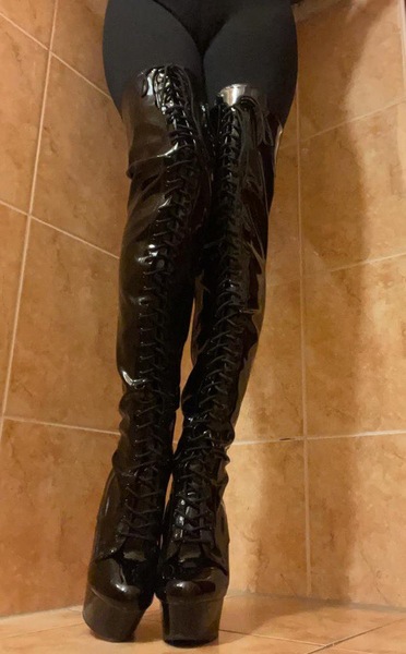 Foto von Julia little devil