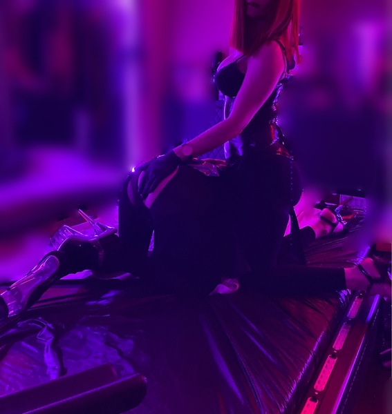 Foto von Julia little devil