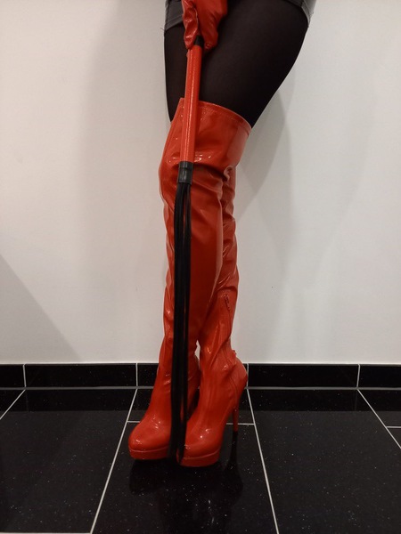 Foto von Julia little devil