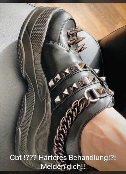 Foto von Julia little devil