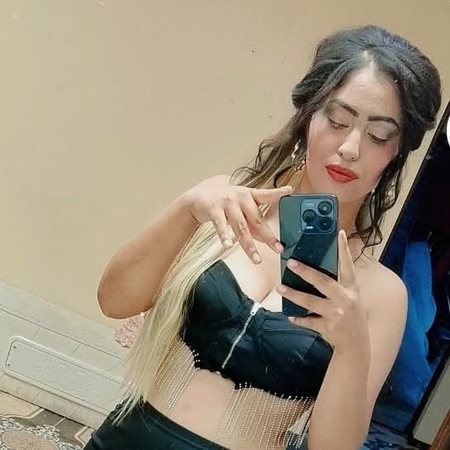 Elena, Halle