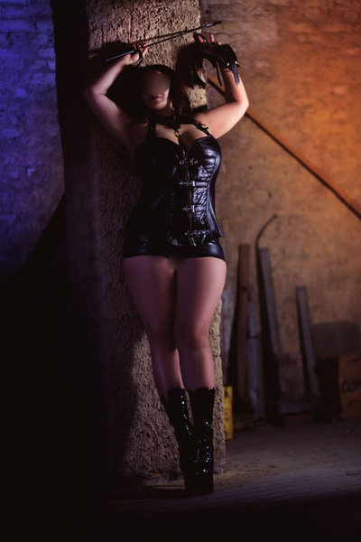 Foto von Larissa - Dominant, Str*p*n, Bizarr