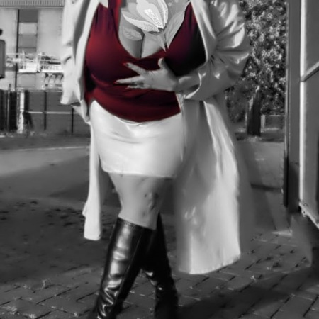 Reife Dame nur heute in deiner Stadt, Moers