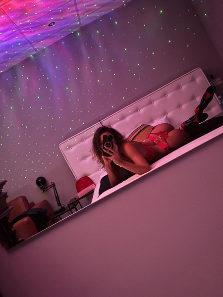 Foto von Pya - Party G*rl (+18 J.)