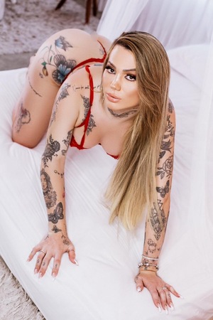 TS Valentina Tätowierte Blondinne, Osnabrück