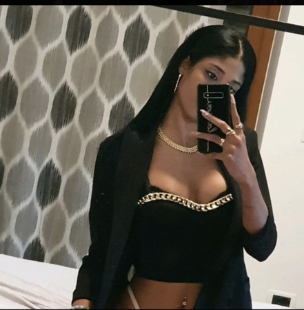 Ryhanna mit große Clitori, Löhne