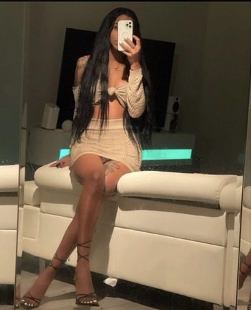 Ryhanna mit große Clitori, Löhne