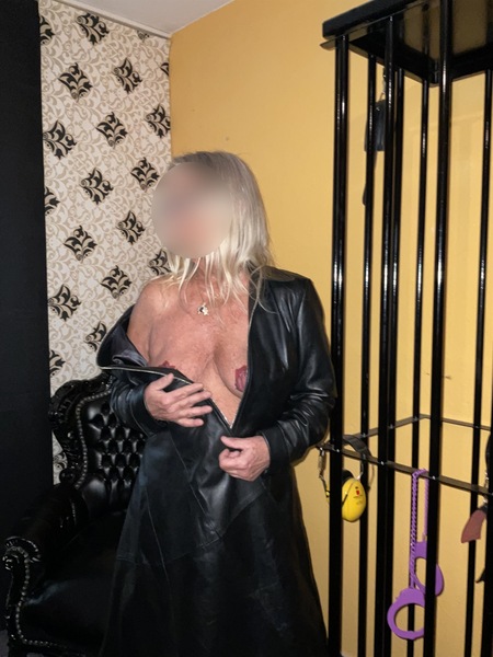 Foto von Deutsche Lady streng und reif