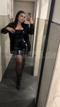 Celina - aus Armenien, Dortmund
