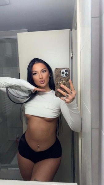 Foto von Versa*te Emilia deutsch und 100% echt