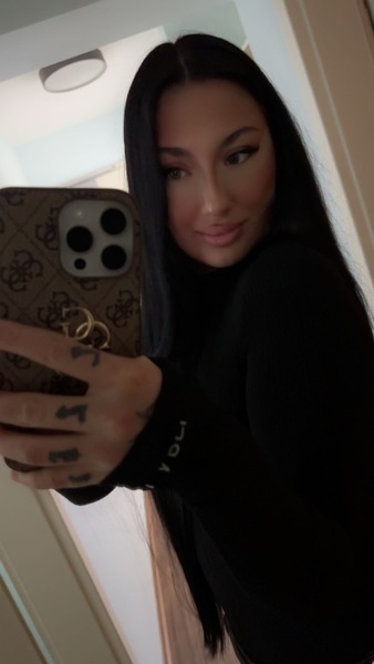 Foto von Versa*te Emilia deutsch und 100% echt