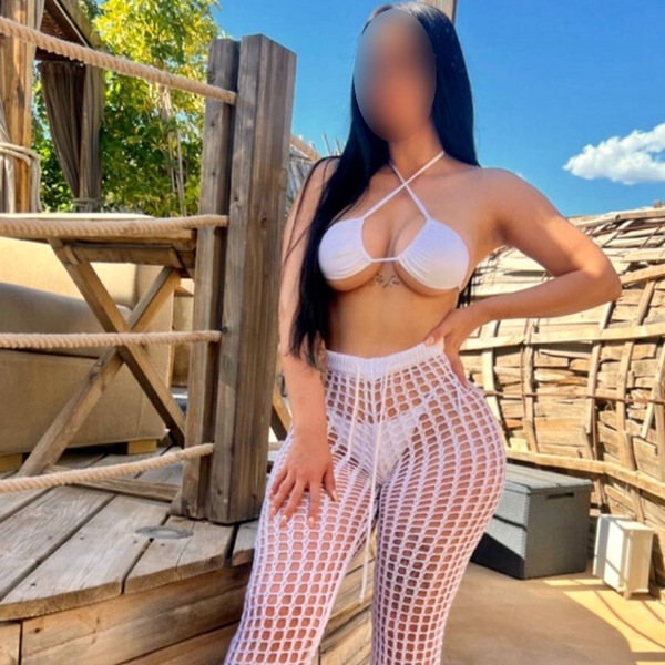 Esra NUR HAUS-/ HOTELBESUCHE