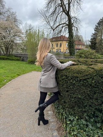 Vanessa, 28 stilvoll, diskret, Dinslaken