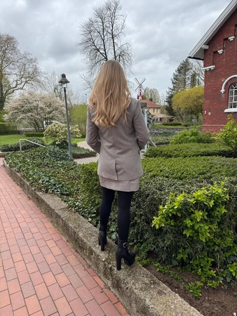 Vanessa, 28 stilvoll, diskret, Dinslaken