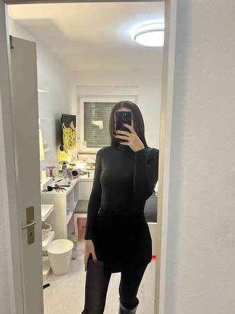 GANZ NEU Leyla Sila (22) DEUTSCH/TÜRKIN, Düsseldorf