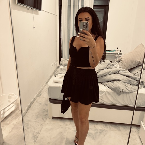 Foto von Mia neue Nummer -24/7 erreichbar Party