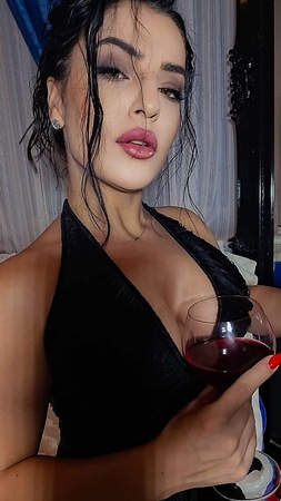 Gina foxx- Ich beantworte Nachrichten und Anrufe in WhatsApp, Mönchengladbach