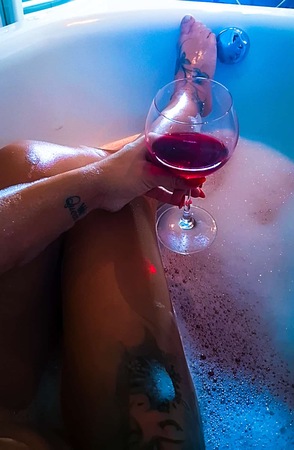 Gina foxx- Ich beantworte Nachrichten und Anrufe in WhatsApp, Mönchengladbach