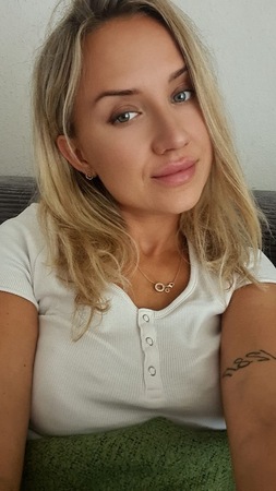 Emmy bei Tantramassage Sarina, Lübeck