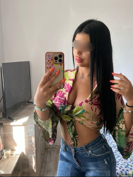 Foto von Denisa Brandneu Nur Haus&HotelBesuch