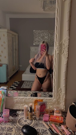 Vivienne Monroe, Koblenz