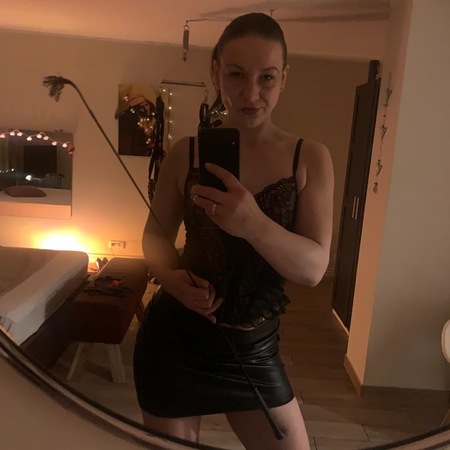 Domina Mistress Luana - Berührbare Dominanz, Hamburg-Tonndorf