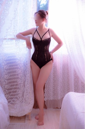 NGOC LAN (19) & JENNY (20), Zeitz