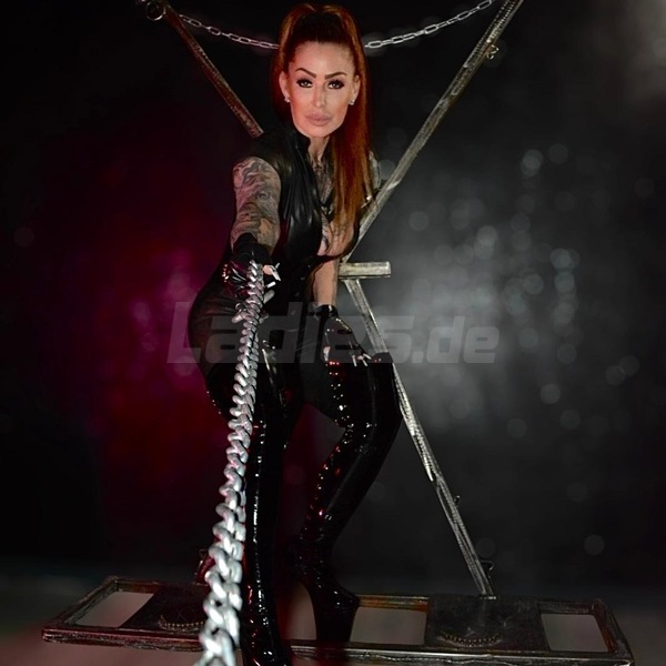 Foto von DOMINA Jennifer Van Hunt