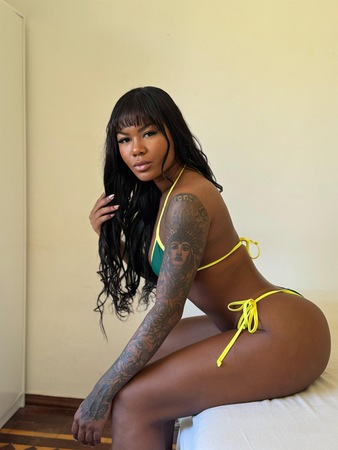 Yara Lopes, AV Queen, München