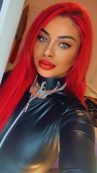 Foto von NEU! devote BJ-Queen Emina !