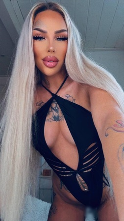 Deutsche MIRA Skinni und vers*ut NEU NEU, Bonn