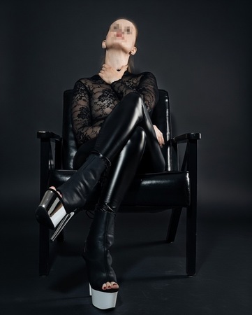 Domina Vira van Dyk, Bremen